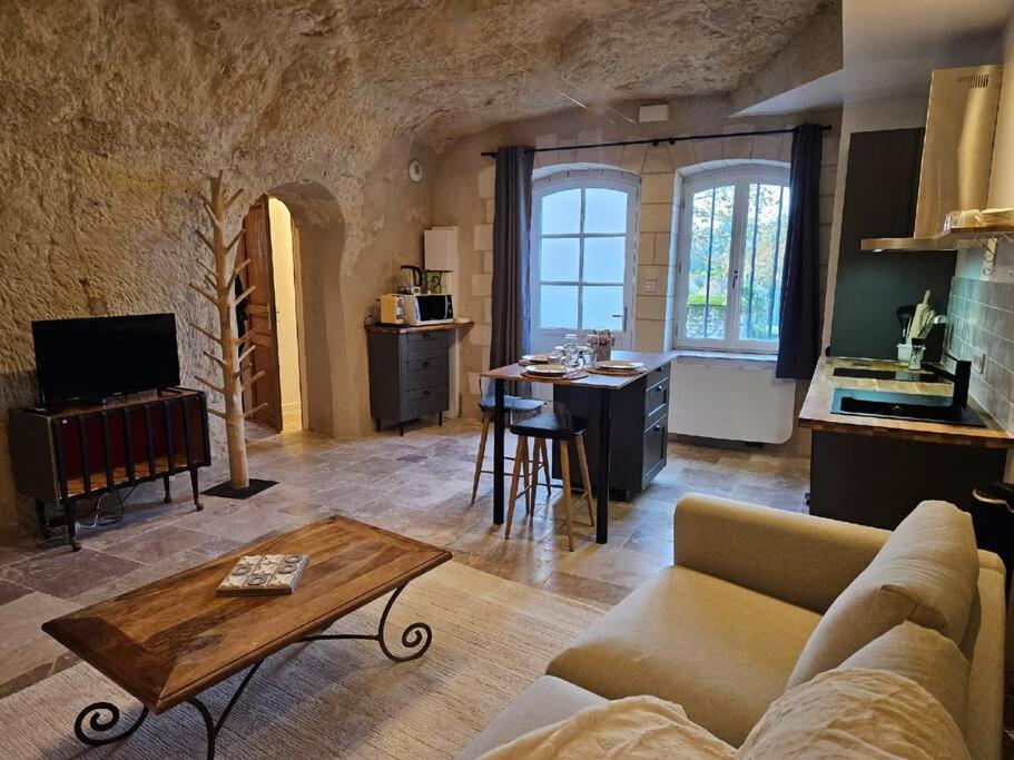 Charmante Maison Troglodyte Loire Valley Рошекорбон Экстерьер фото
